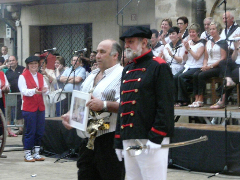 Anjel-Mujikari-omenaldia
